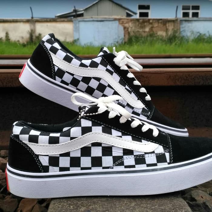 SEPATU VANS ZAPATO FULL BLACK HITAM POLOS WHITE PUTIH OLDSKOOL ERA