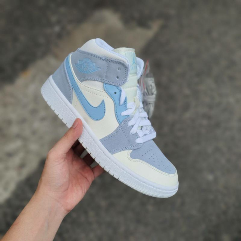 Jual Sepatu Nike Air Jordan 1 Mid Sail Light Blue | Shopee Indonesia