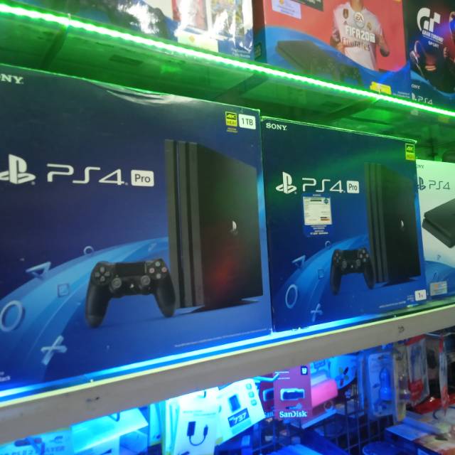 PS4 PRO HDD 1TB MASIH LIKE NEW BONUS KASET PES 2020 / FIFA 2020 BARU