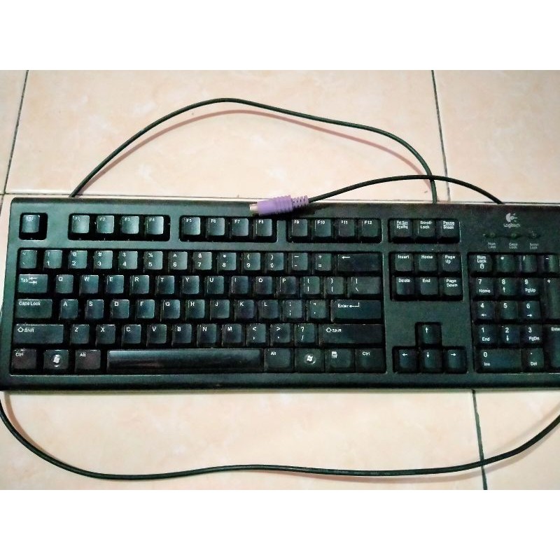 Jual Logitech Classic Keyboard Plus PS/2 Shopee Indonesia