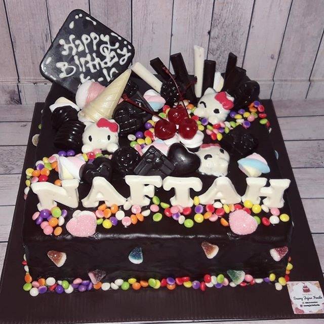 20+ Inspirasi Model Kue Tart Full Coklat Alexandra Gardea