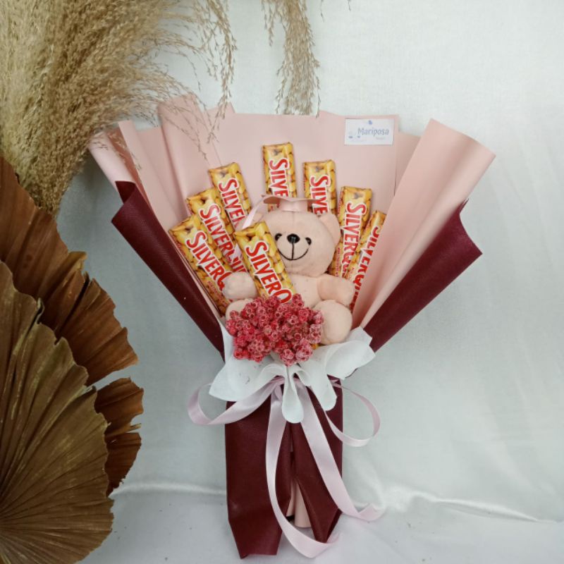 Jual Buket Boneka Bery Coklat Silverqueen With Dried Flower Premium | Shopee Indonesia