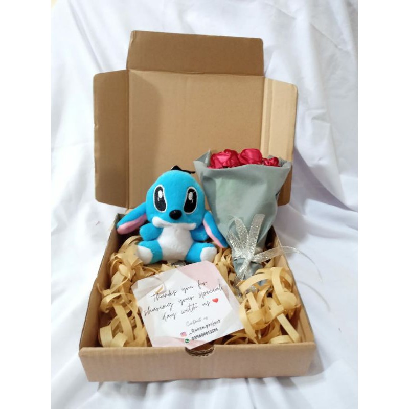 buket bunga/hampers boneka/ hampers boneka dan bunga/ kado