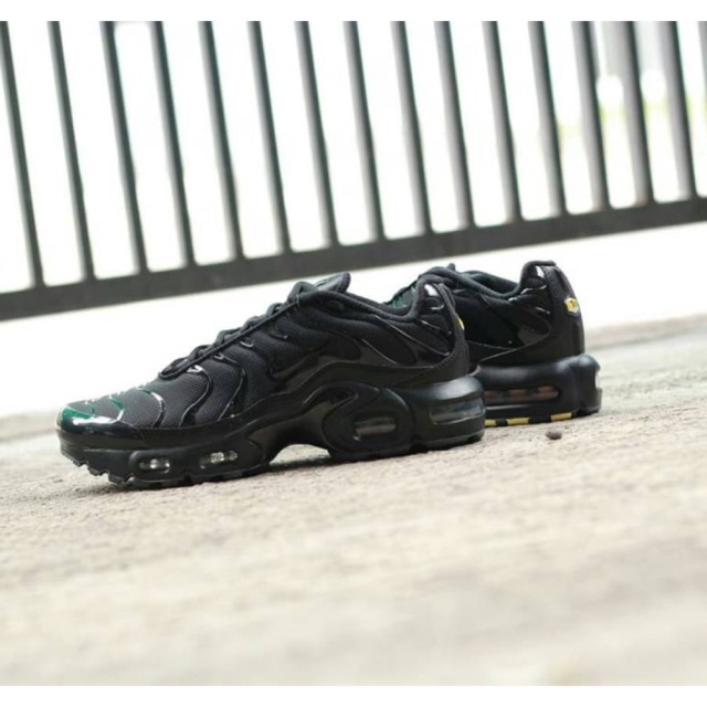 Jual Original Nike Air Max Tn Plus Triple Black & Multicolor | Shopee Indonesia