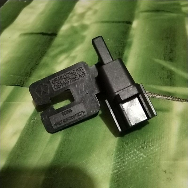 Jual SENSOR TEMPERATUR SWITCH UDARA AMBIENT JEEP GRAND CHEROKEE