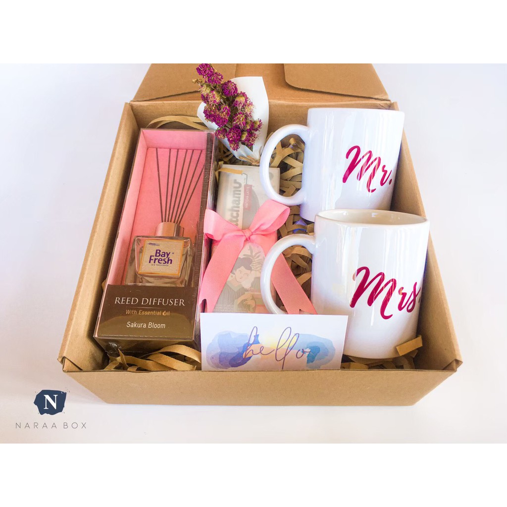 GIFT BOX HAMPERS KADO NIKAHAN WEDDING PINK
