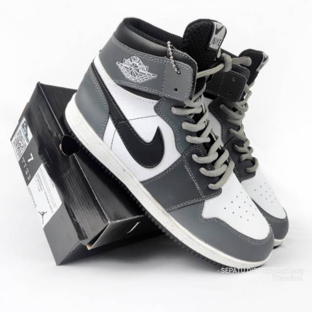 SEPATU PRIA PREMIUM NIKE AIR JORDAN RETRO GRADE ORIGINAL