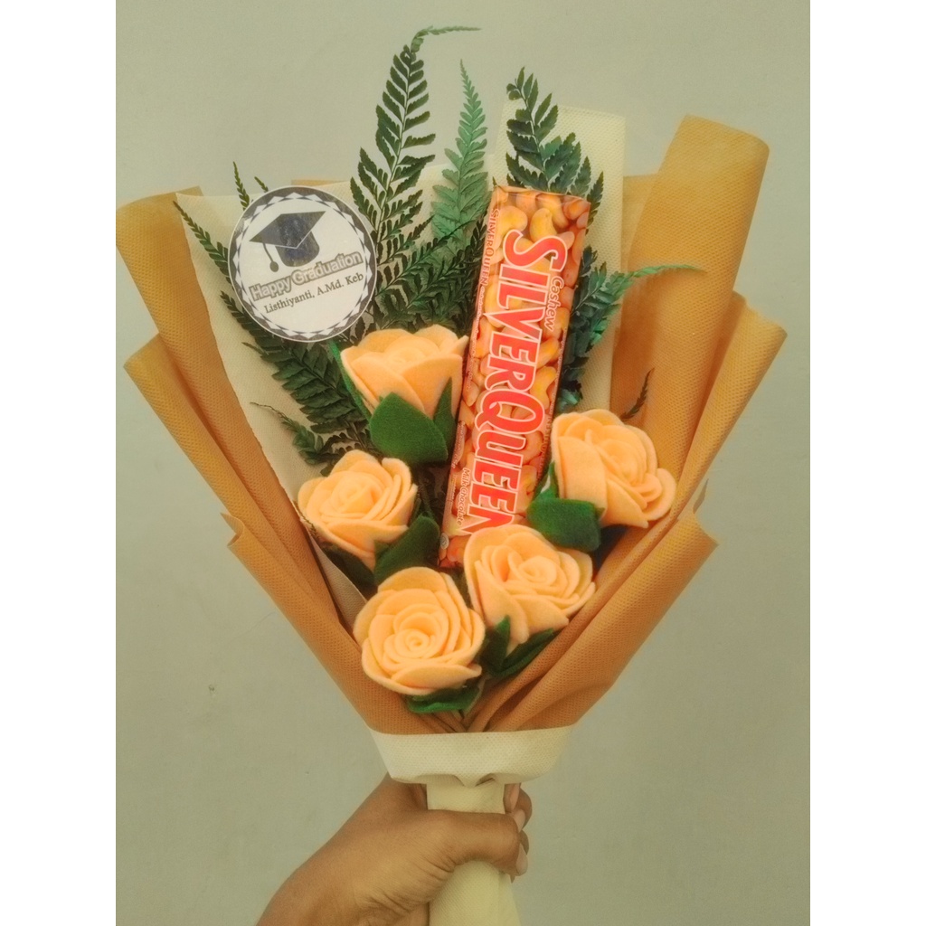 Jual Buket Bunga Besar Coklat Valentine Silverqueen 65Gr | Shopee Indonesia