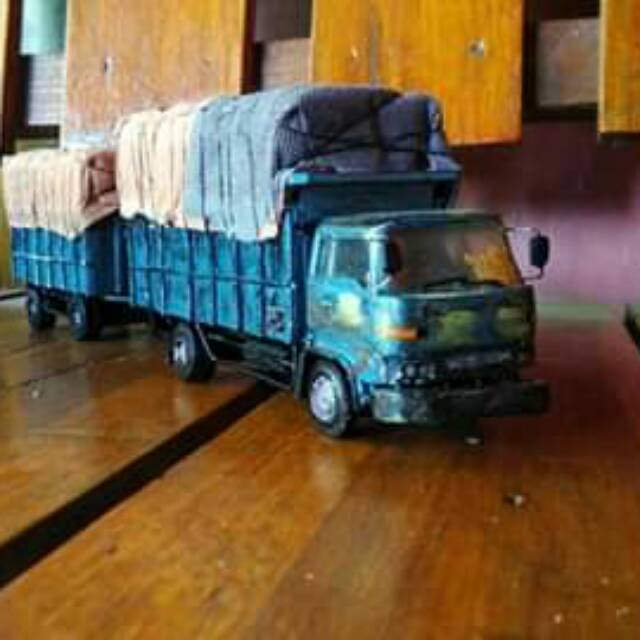 Miniatur Fuso goprak Shopee Indonesia