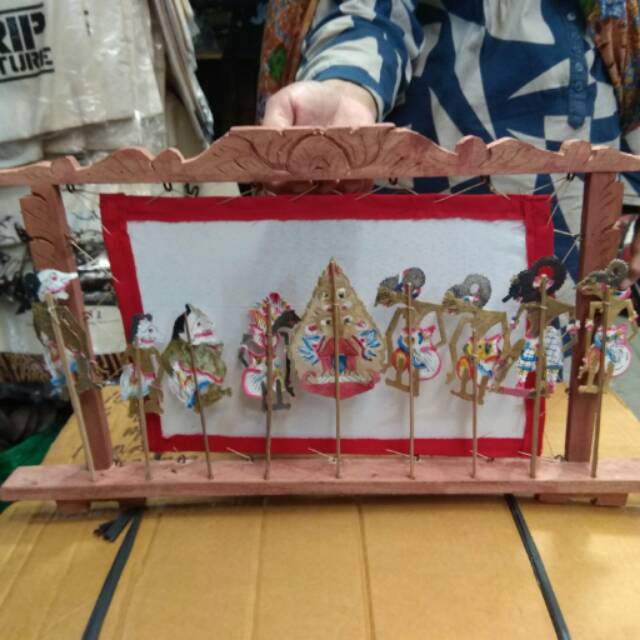 Jual Termurah! Terlaris! Best Seller Mainan Anak Edukatif Miniatur Pagelaran Wayang - Souvenir Unik Jogja | Shopee Indonesia