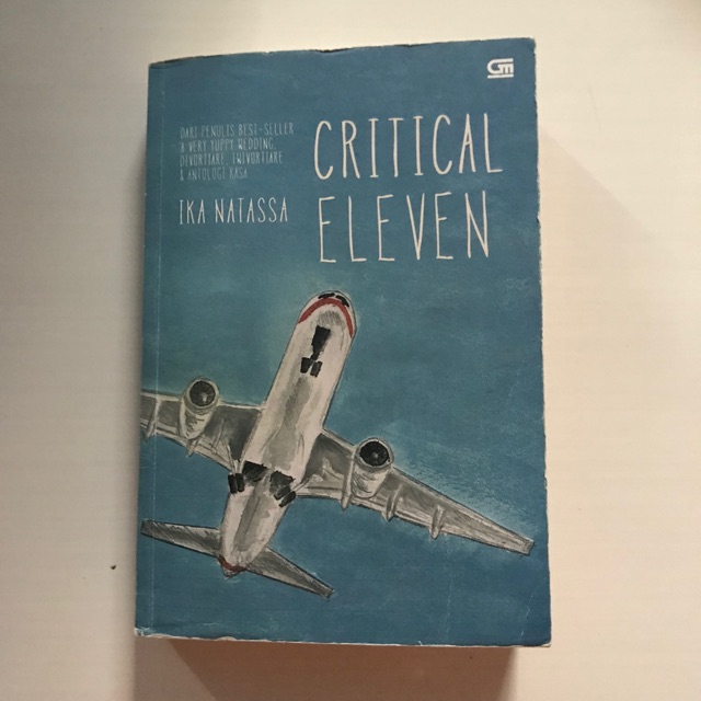 Novel Critical Eleven Ika Natassa (Cover film/Cover Lama