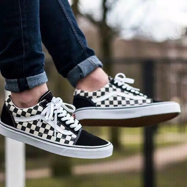 Sepatu slop pria dan wanita vans catur slip on hitam putih Shopee