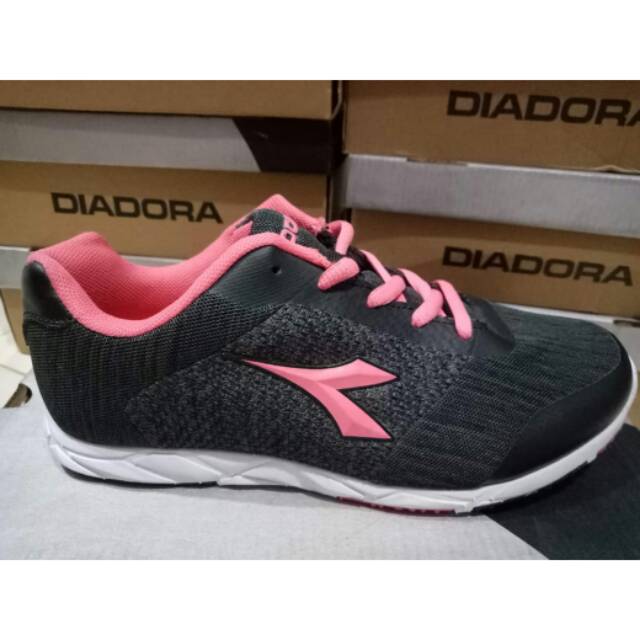 Jual Sepatu Cewek Original Diadora Liberta Hitam Pink Indonesia|Shopee  Indonesia