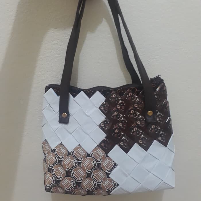 Tas Wanita handicraft shop in Indonesia