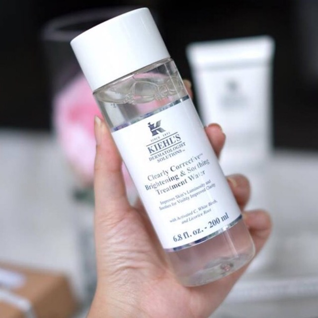 Kiehl's Clearly Corrective Brightening & Soothing Treatment Water 200ml
