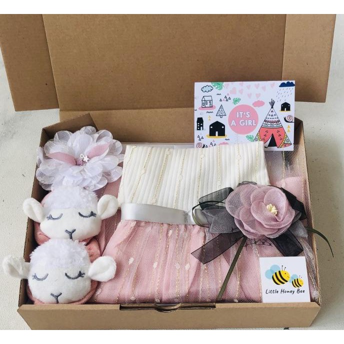Hampers Baby Girl / Baby Girl hampers / newborn hampers / bay Gifts