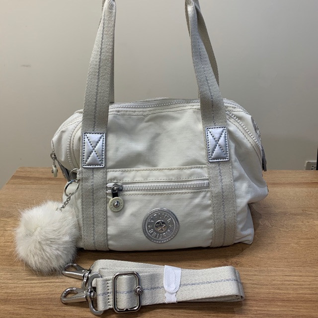 กระเป๋า KIPLING K1541023H ( มือ 2 ของแท้ค่ะ ) Kipling Boston bag