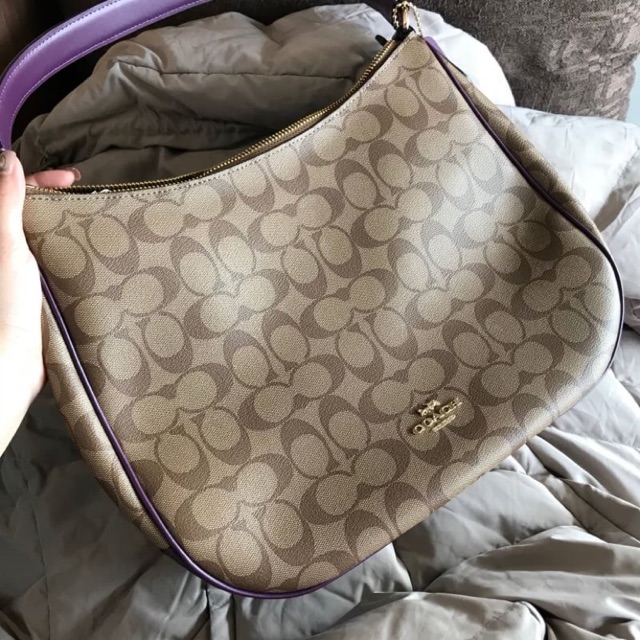COACH ZIP SHOULDER BAG IN SIGNATURE CANVAS Shopee Thailand