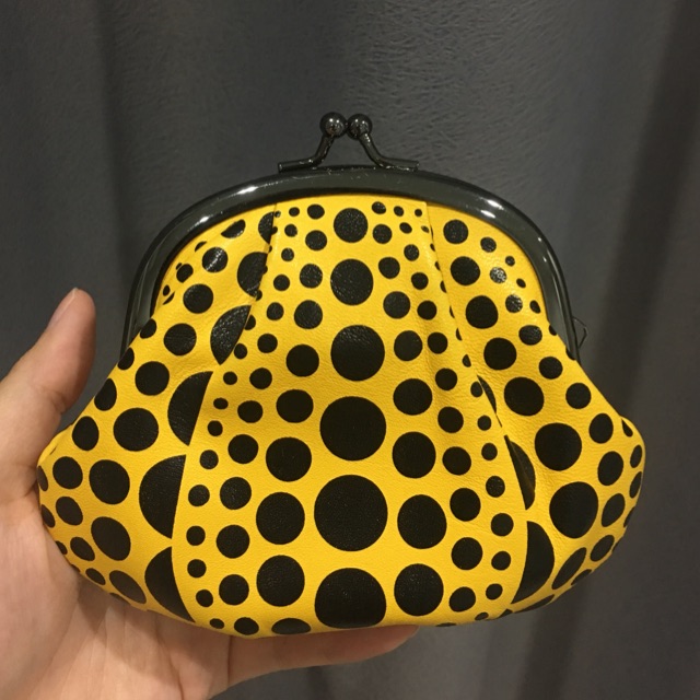 Yayoi Kusama coin purse กระเป๋าสตางค์ ป้าลายจุด Shopee Thailand