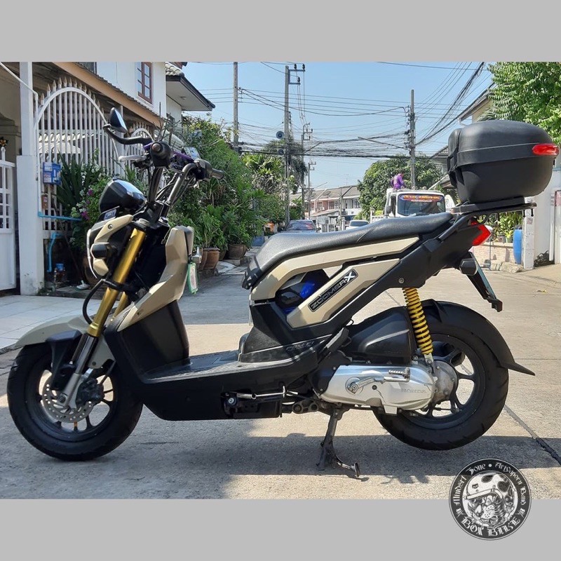 กล่องติดท้ายรถมอเตอร์ไซค์พร้อมแร็คท้าย พร้อมตะแกรงหลัง Zoomer X ครบชุด