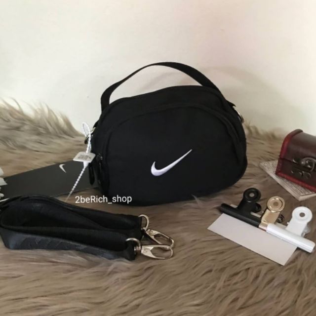 Nike mini swoosh shoulder bag boo.chatchawan ThaiPick