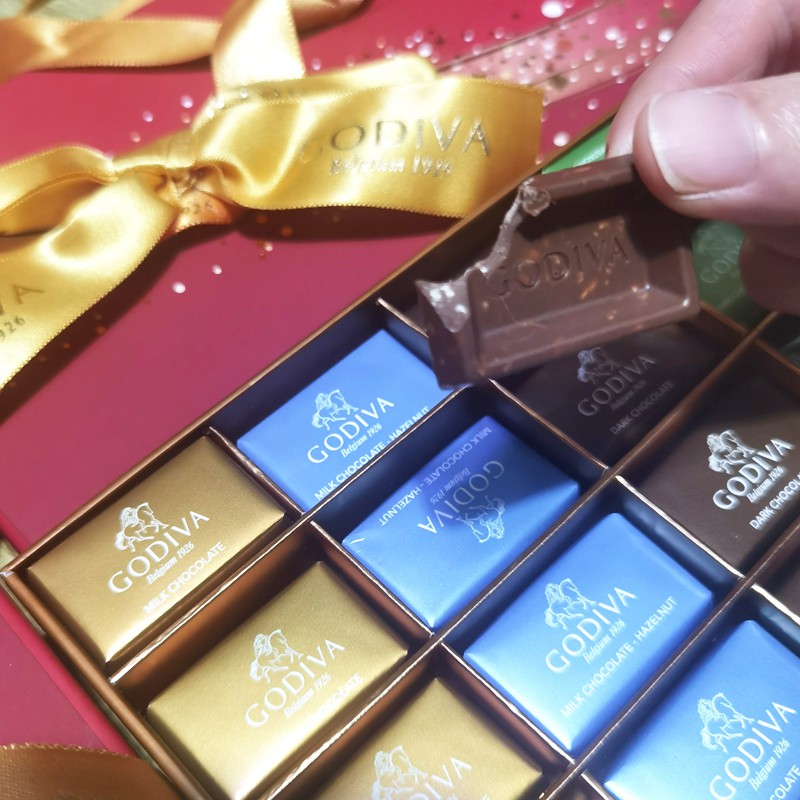 Spot Turkey Godiva Chocolate Gift Box 84 ชิ้น 350g Birthday Christmas