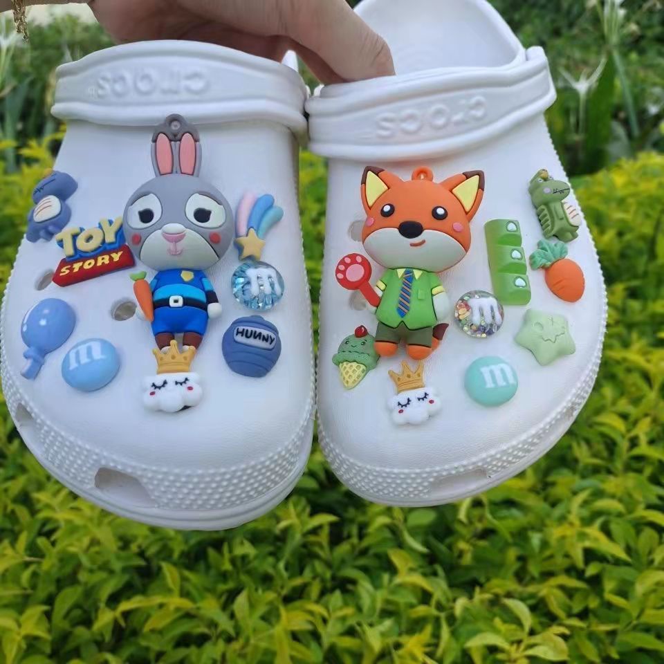 Zootopia Judy Nick Jibbitzs อุปกรณ์เสริม Jibbitz สําหรับตกแต่งรองเท้า