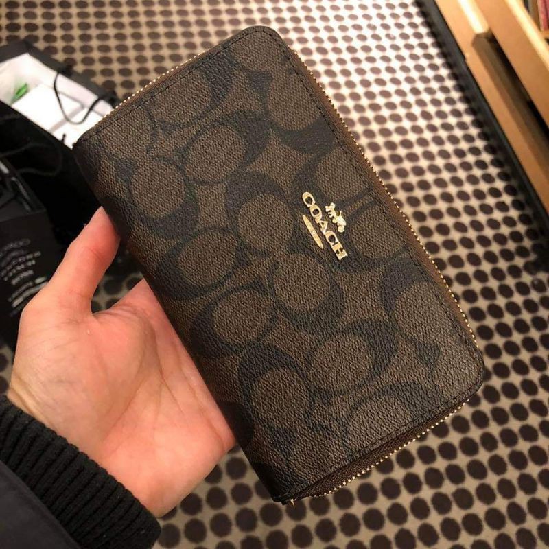 มือ1Coach กระเป๋าตังค์ซิปรอบ สี C กาแฟ จาก Outlet อเมริกา ราคเมกาขึ้น