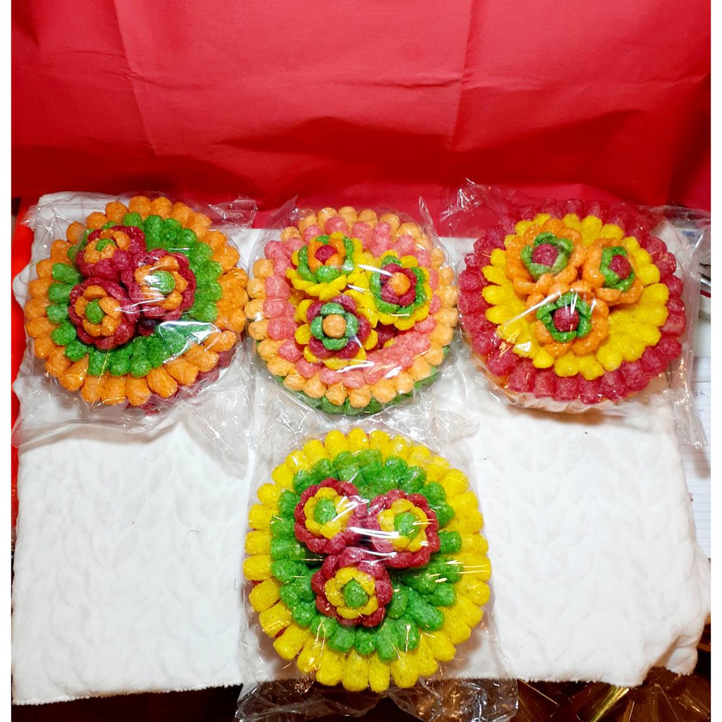 กระทงอาหารปลา กระทงดอกไม้ หัวใจ อาหารปลาข้าวโพด สีสันสดใส Shopee