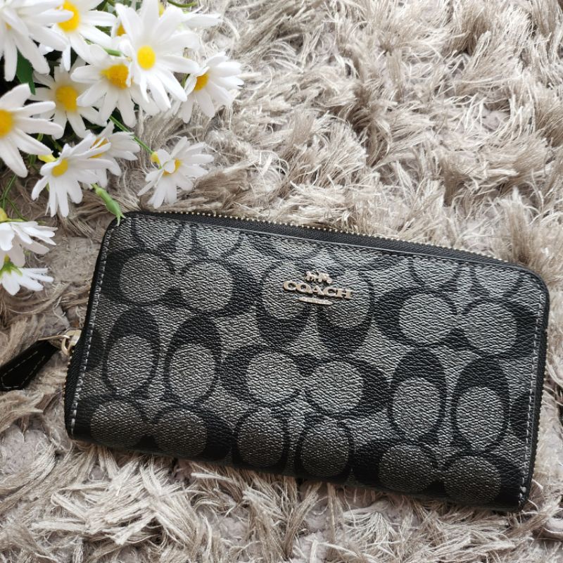 coach chippy used like new แท้ 100‼️ Shopee Thailand