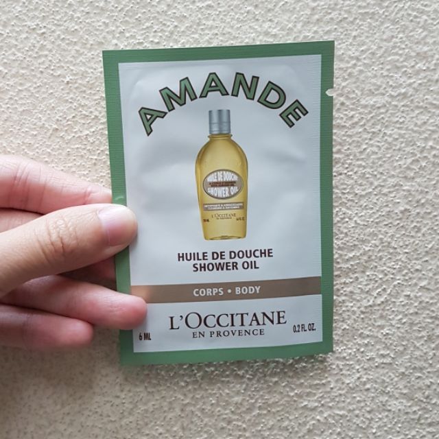 L'Occitane Huile de Douche Almond Shower Oil 250 ml. beauteeight