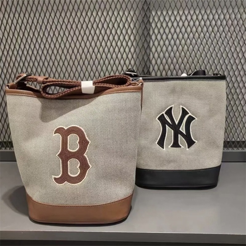 preorder NEW กระเป๋าผ้าถือสะพายข้างทรงถัง mlb bucket bag รับประกันงาน