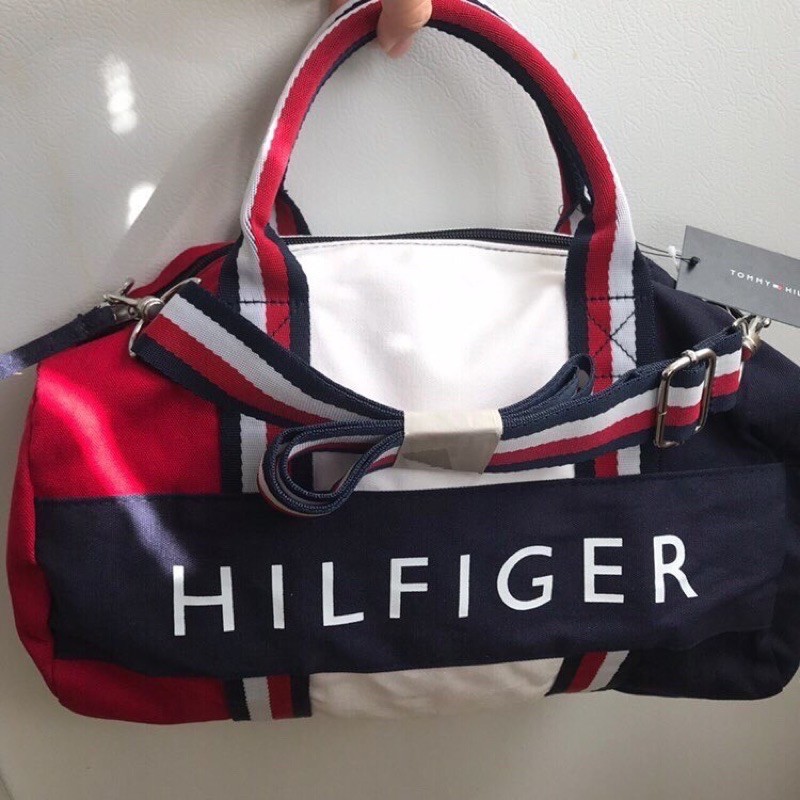 แท้ Tommy Hilfiger Travel Gym Mini Duffle Bag ขนาด 14 x 8 (กระเป๋า) กด