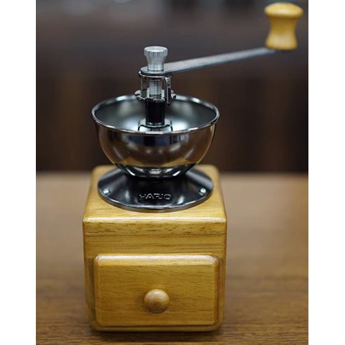 Hario Small Coffee Grinder Coffee Mill เครื่องบดกาแฟ แบบ มือหมุน ไม้