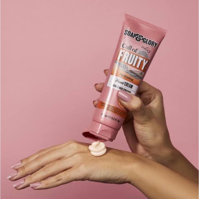 Soap and glory Hydrating Hand Cream 125 ml.ครีมบำรุงมือกลิ่นหอม ลดความ