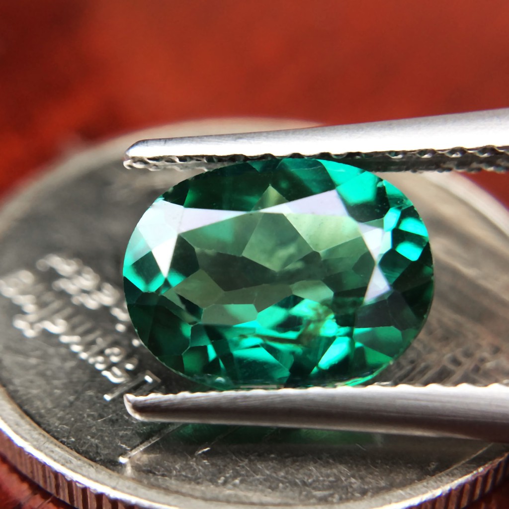 ป1 2.08กะรัต พลอยกรีนโทพาส ท้อปเกรด (Green Topaz) อบเคลือบสี สีเขียวน