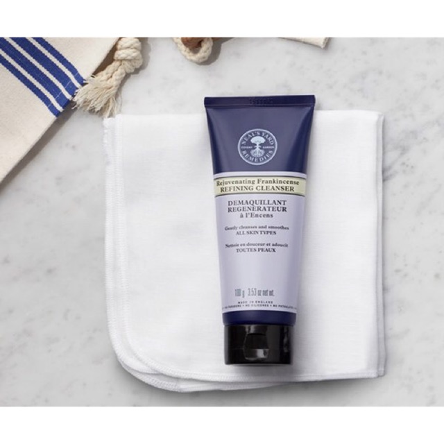 Neal’s Yard Remedies Rejuvenating Frankincense Refining Cleanser 50g
