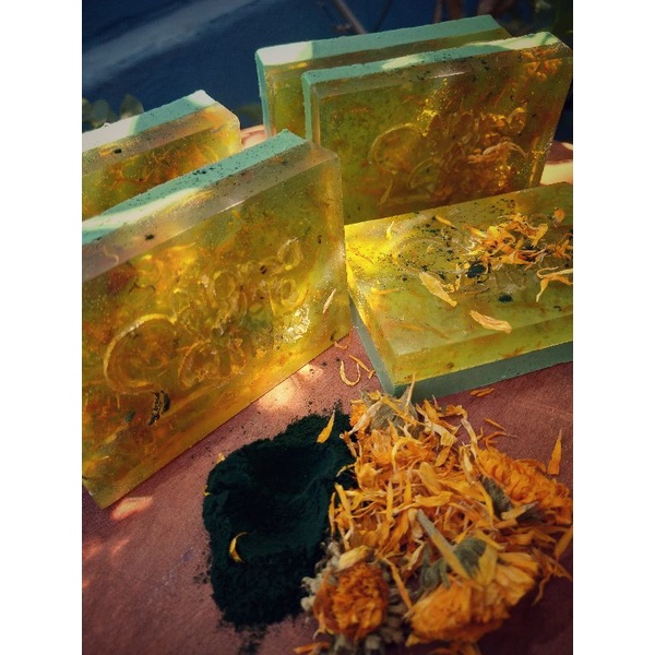 antiidade de Spirulina & Calêndula. Para peles com manchas