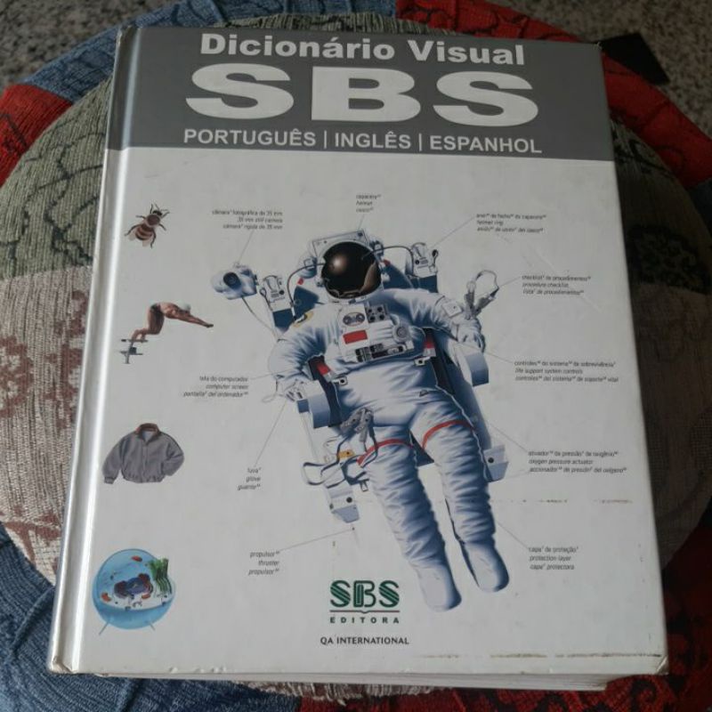 Dicionário visual SBS Português Inglês Espanhol. Semi novo