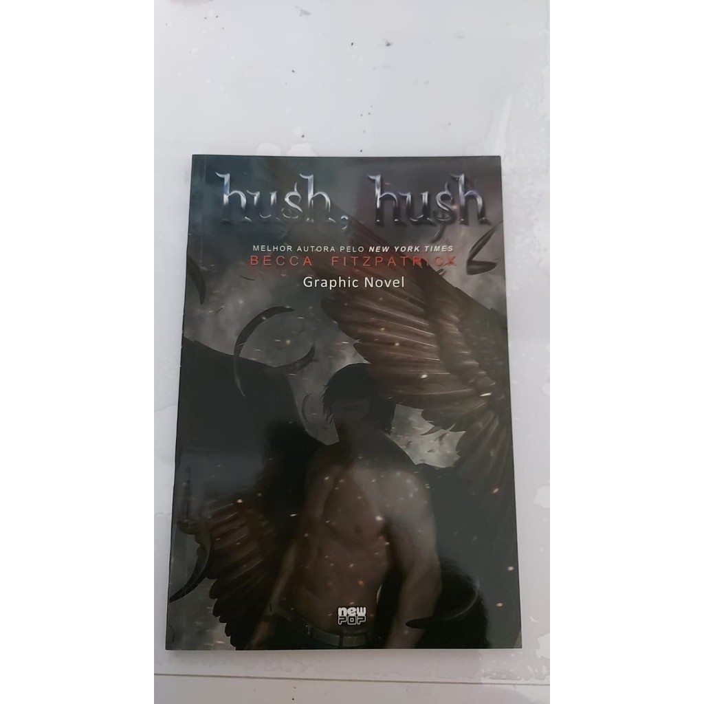 Graphic Novel de "hush hush" Shopee Brasil