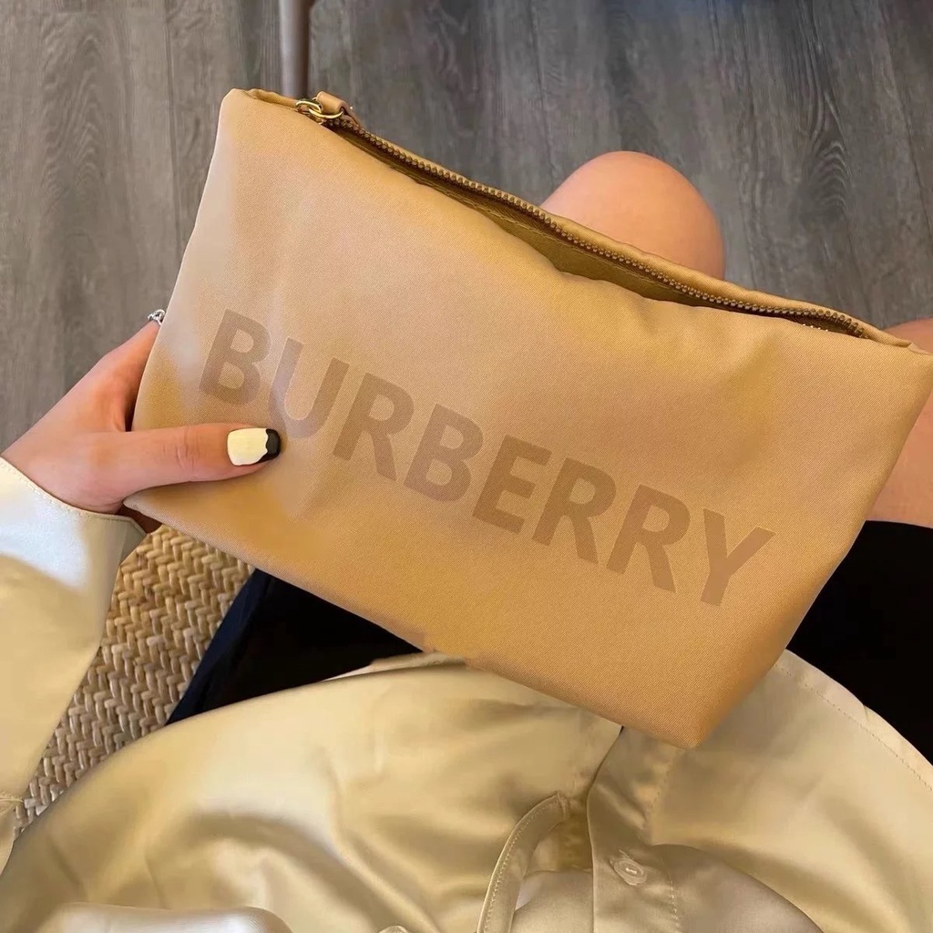 Actualizar 33+ imagen burberry makeup bag Abzlocal.mx