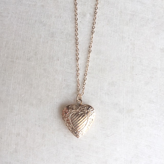 Lovisa Love Picture Locket short Necklace Shopee Malaysia
