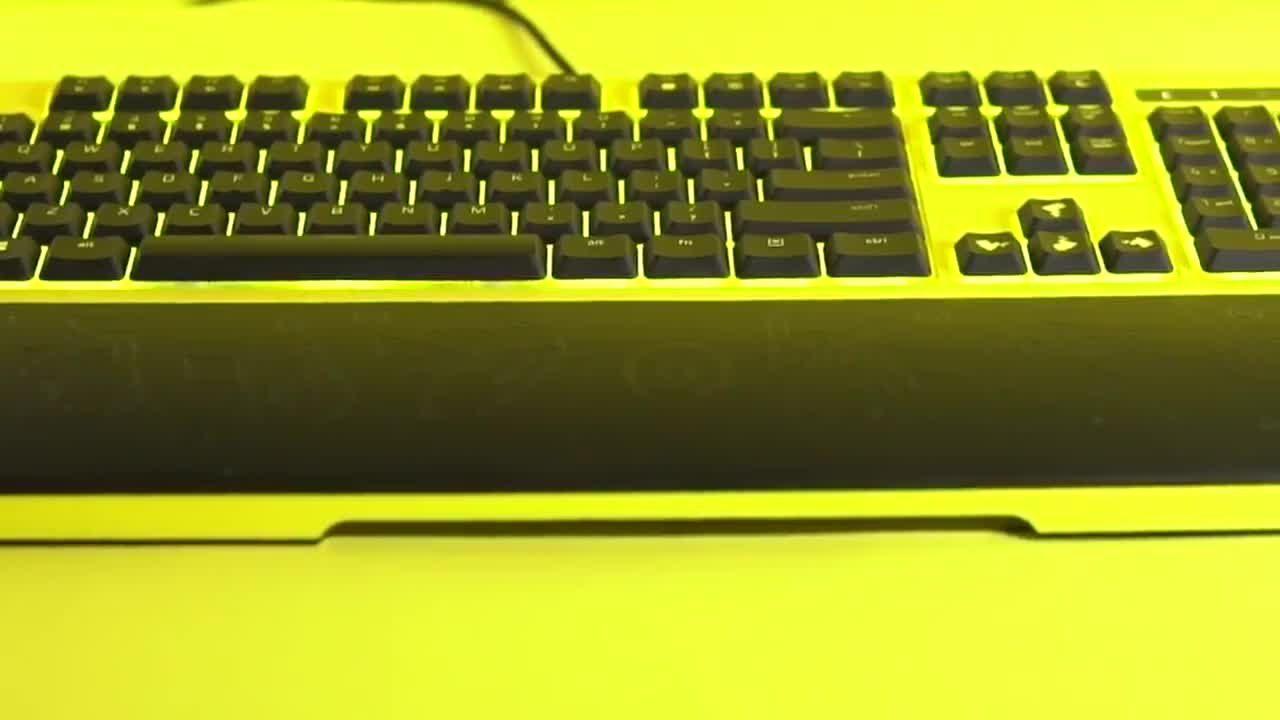 RAZER x POKEMON ORNATA PIKACHU KEYBOARD DEATHADDER MOUSE
