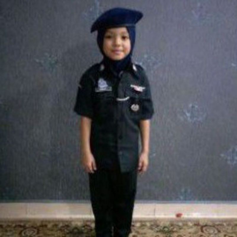 Kedai Menjual Bulu Topi Biru Kadet Polis Di Rawang