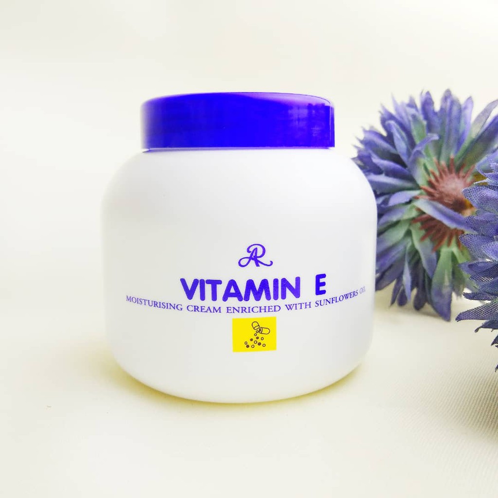 AR Vitamin E Moisturizing Cream Enriched with Sunflowers Oil 250g