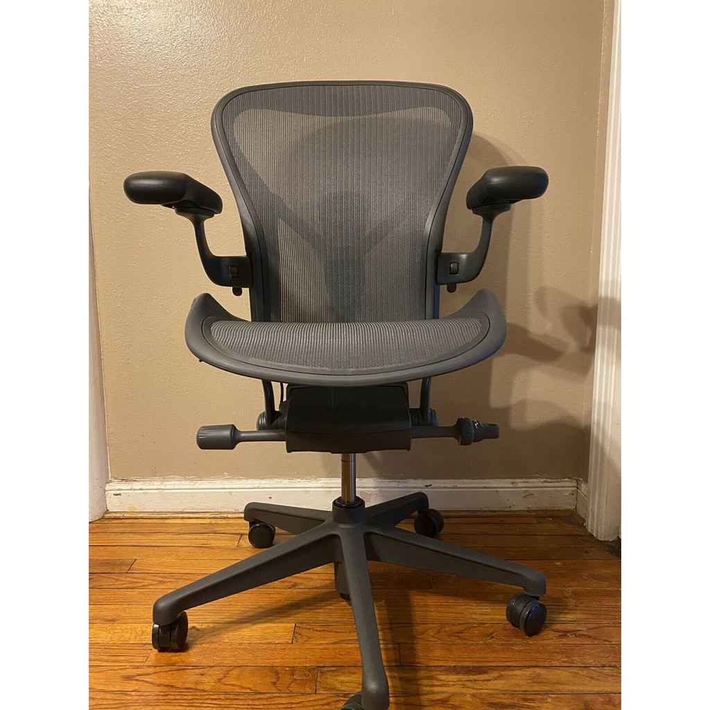 Herman Miller Aeron Remastered Ergonomic Chair Mesh Rest size b Office
