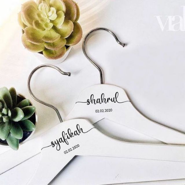 🔥Hot🔥 1 pcs white wooden hanger Custom Hanger Ukir Nama Engraved hanger
