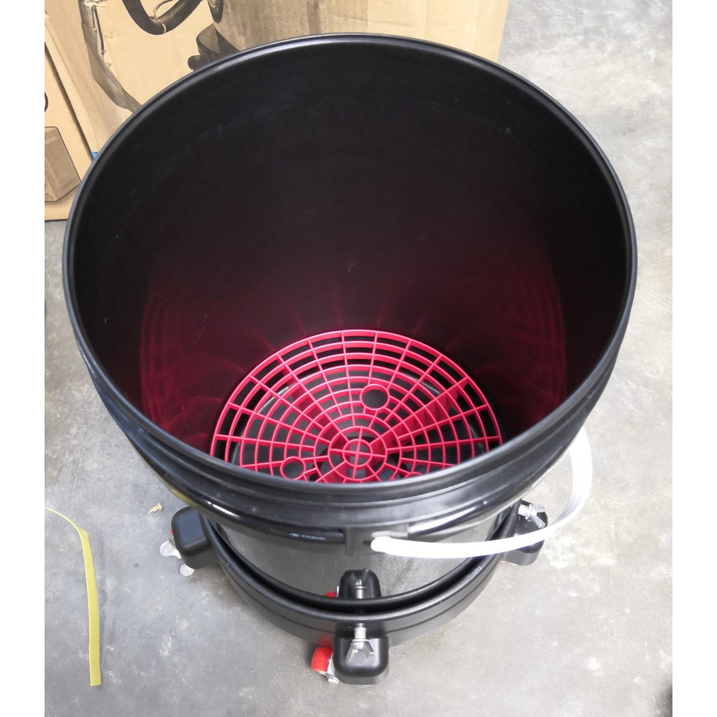 CAR WASH BUCKET WITH ROLLER Shopee Malaysia
