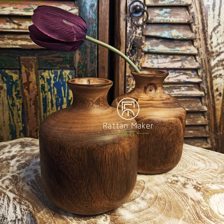 Decorative Wood Vase Modern House Interior Design with Slim Vase Neck