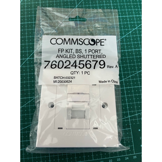 GENUINE COMMSCOPE FACEPLATE KITS, 1PORT ANGLED SHUTTERED 760245679